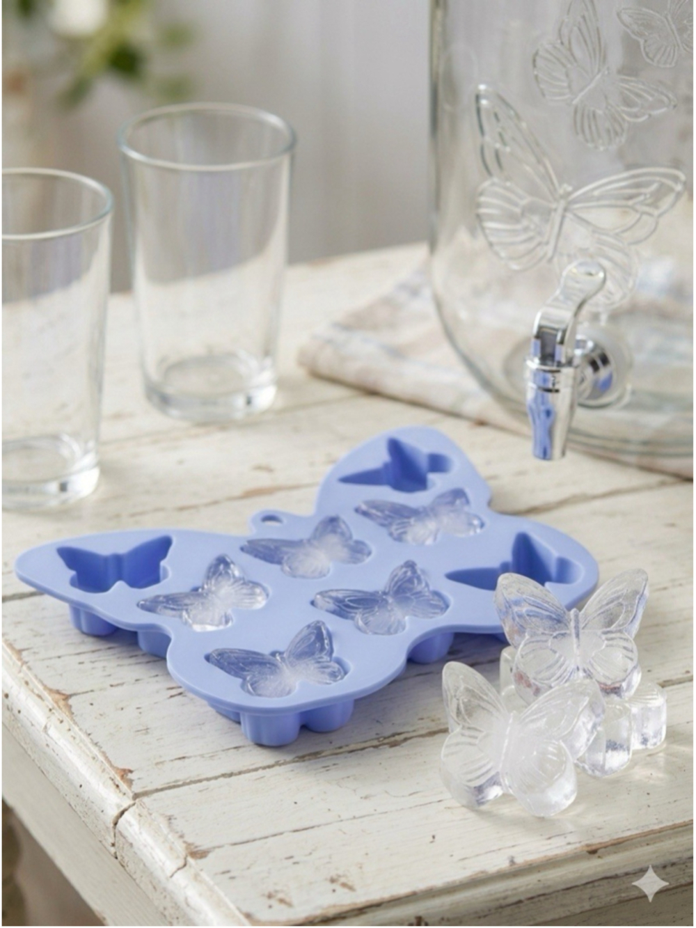 Dolly Parton Collectible Butterfly Glass Drink Dispenser 2 Silicone Ice Trays - Picture 4 of 4
